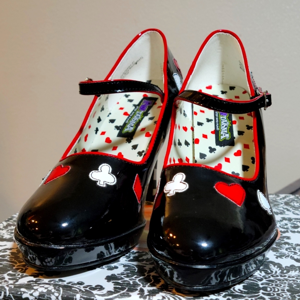 Funtasma Contessa-57  -  4 Inch Heel, Queen of Hearts Pump